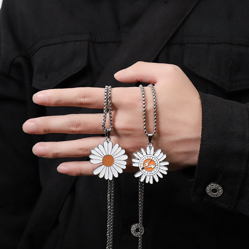 G-Dragon's popular daisy pendant